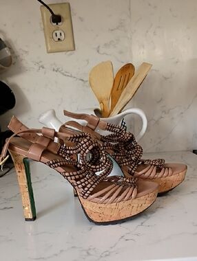 DONALD J. PLINER Woven Cork Platform HEELS Sandals